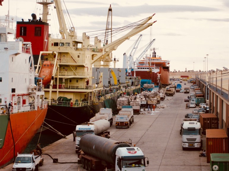 Los muelles de Mişrātah recobran la actividad.